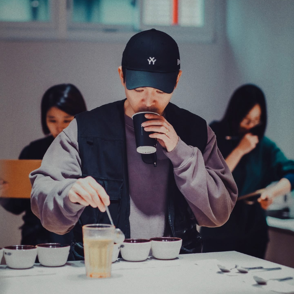 【Henry】CAFE!N硬咖啡 創辦人 家事服務基本上是花錢買專業的服務,但如果挑到不好的廠商,你真的會不止花了錢、浪費了時間、甚至還有可能毀損你的傢俱和家電。